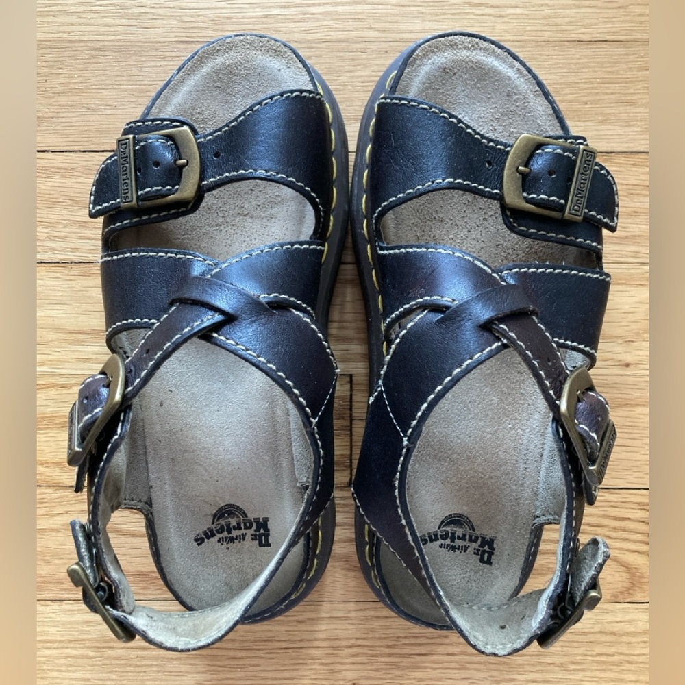 🤎 Vintage Dr. Martens leather sandals